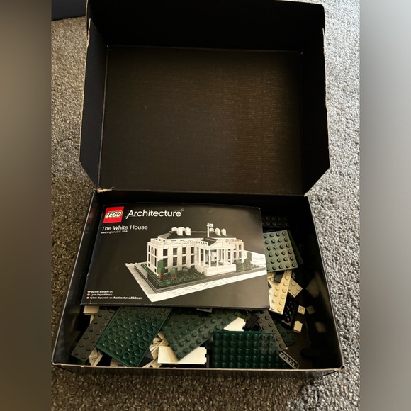 LEGO Architecture White House (21006) Building Kit - Picture 2 of 6